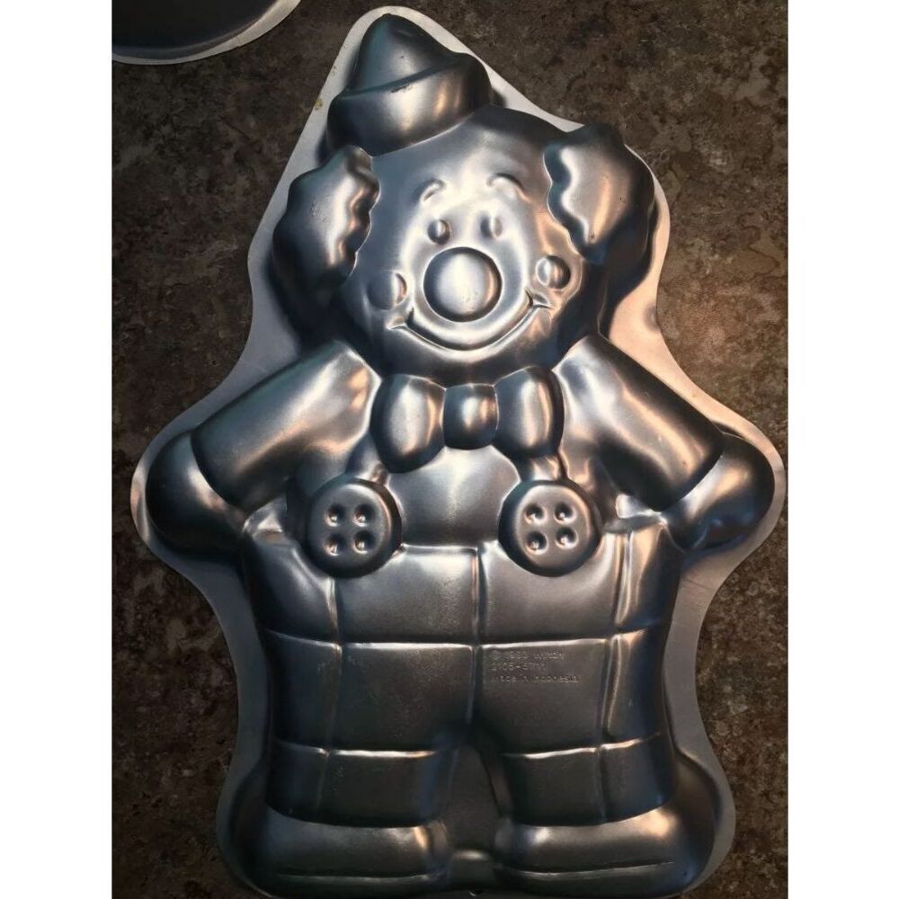 Wilton Clown Cake Pan Mold 1993 - #2105-6711 - Perfect for Birthday Celebrations